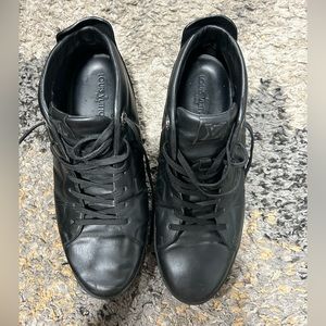 Louis Vuitton Black size 9 (10.5 US)